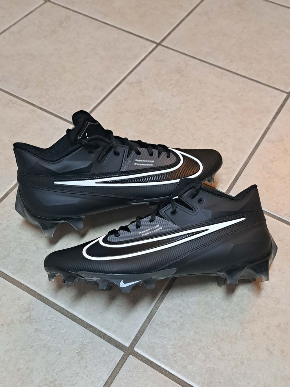 Nike Vapor Edge ELITE 360 2 Men's Football Cleats - Men's size 13